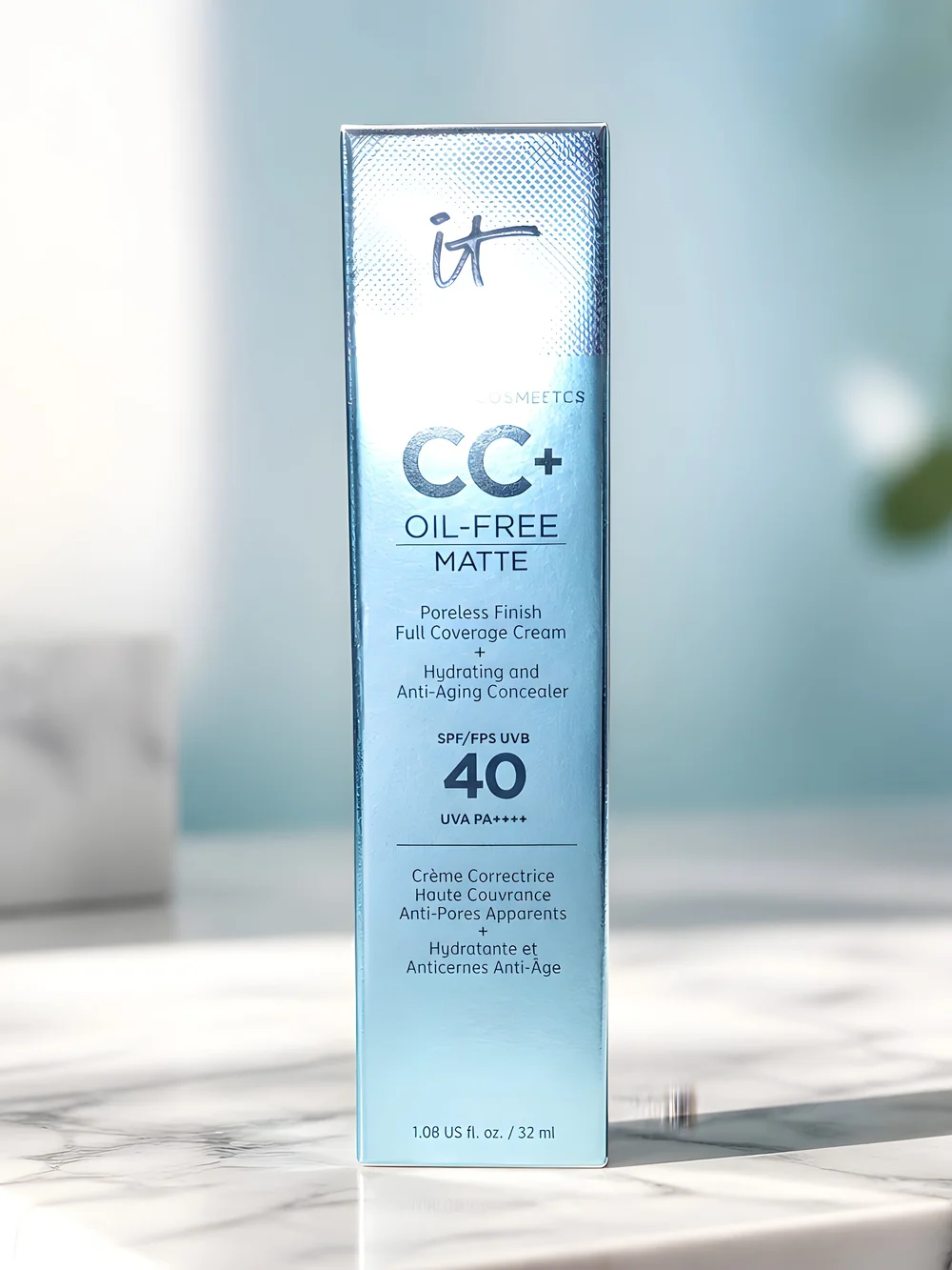 it cosmetics CC+ Oil-Free Matte SPF 40 in Light Medium